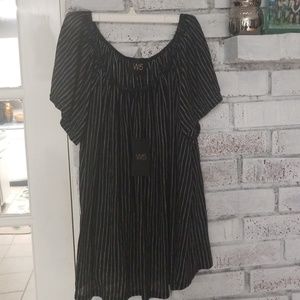 Black and white flowy shirt